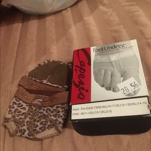 Capezio Foot Undeez Adult Med.(8/9) Cheetah Print